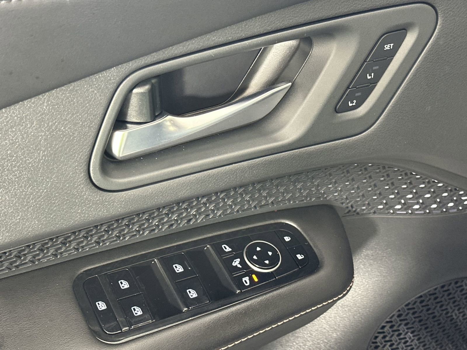 Certified 2024 Nissan Ariya AWD image 13