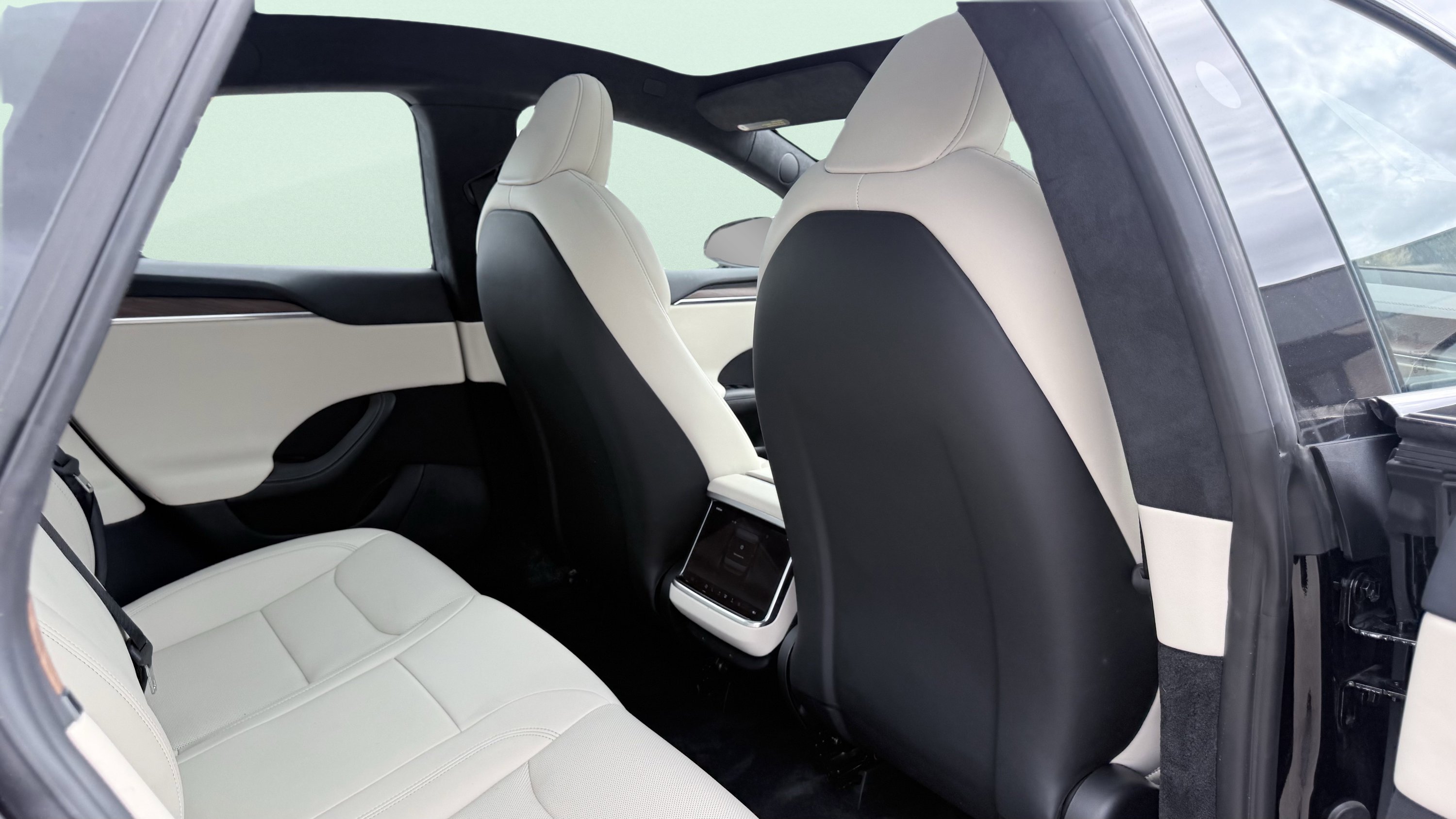 Used 2023 Tesla Model S AWD/4WD image 37