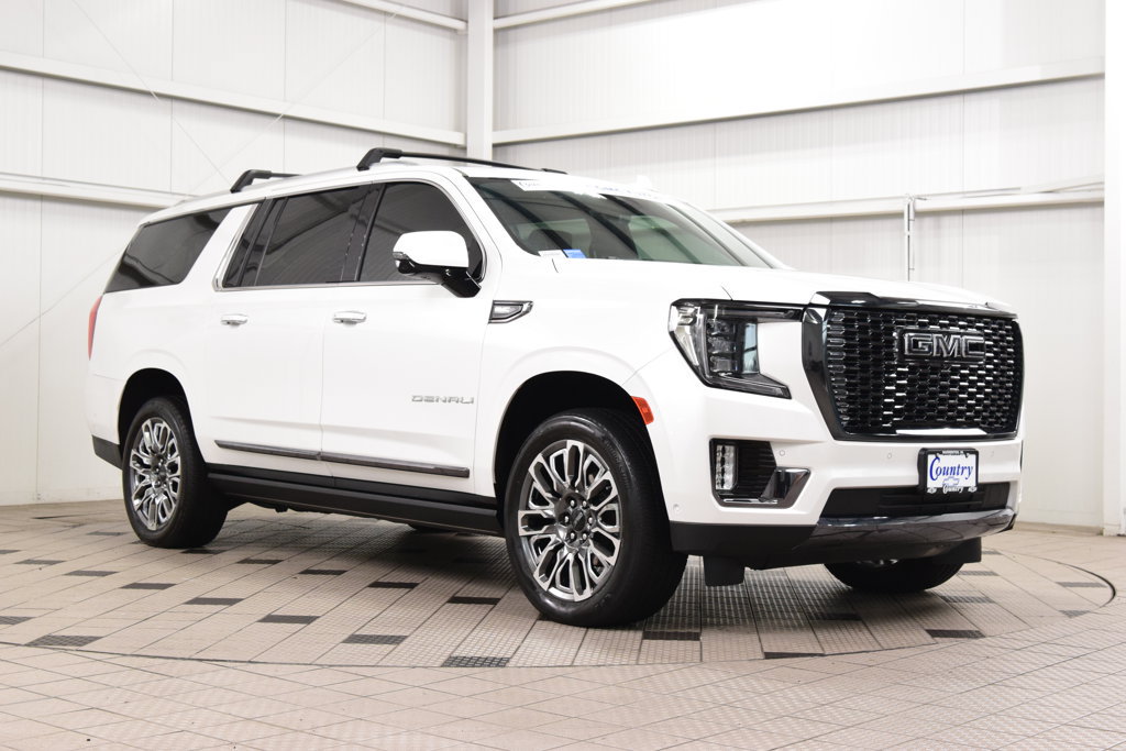 Used 2024 GMC Yukon XL Denali Ultimate AWD/4WD image 4