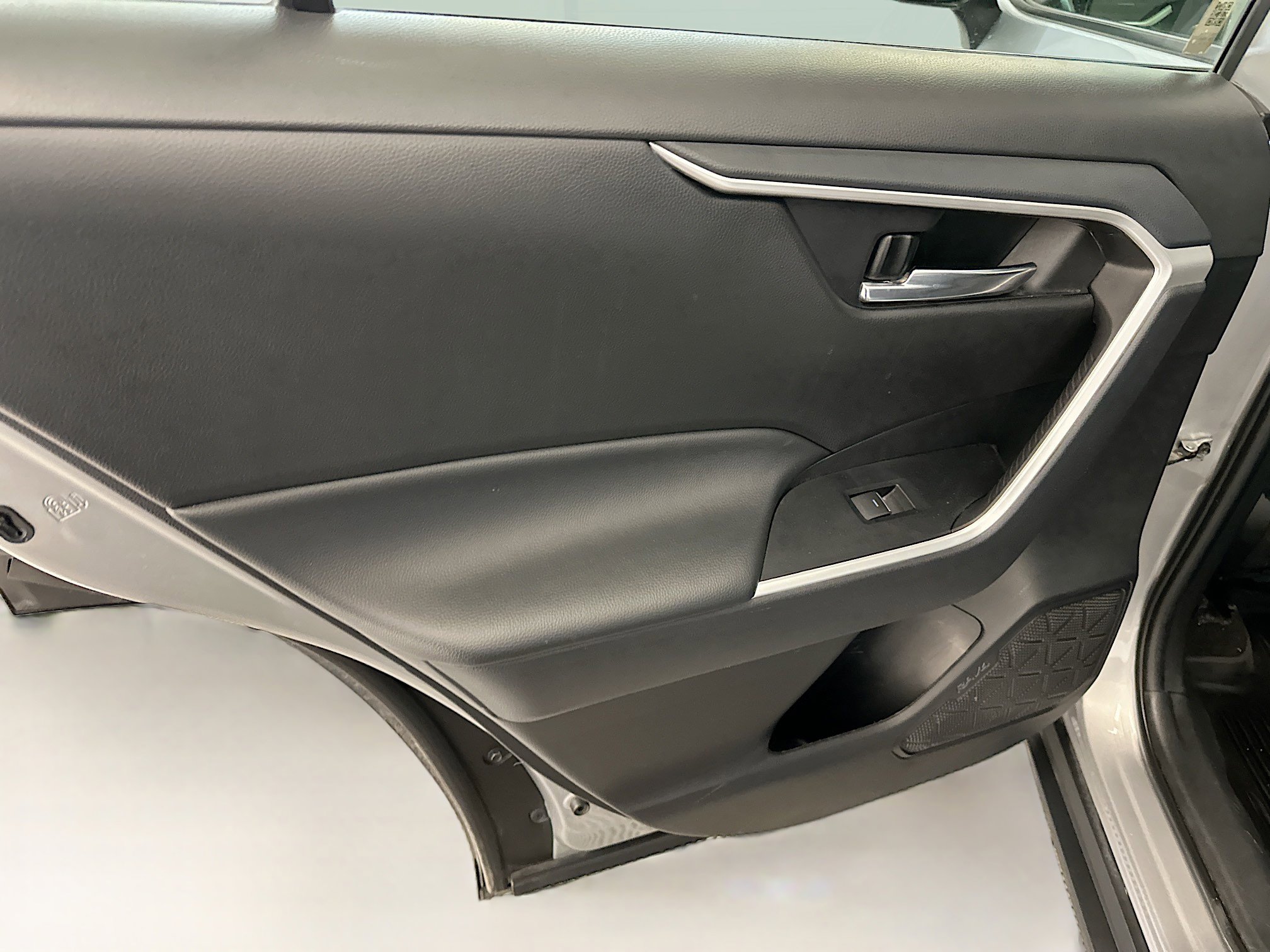 Used 2024 Toyota RAV4 XLE image 28