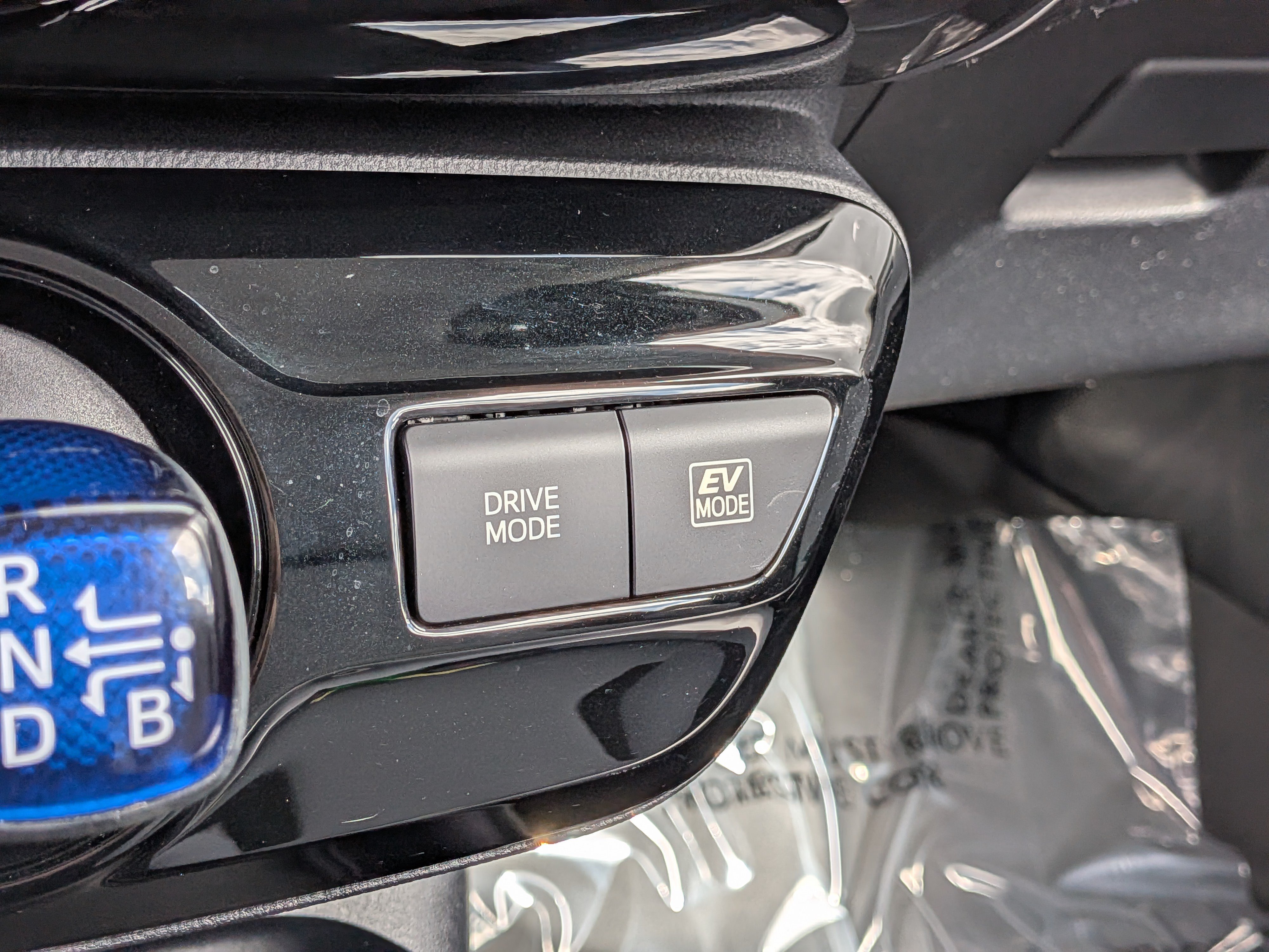 Used 2021 Toyota Prius L Eco FWD image 33