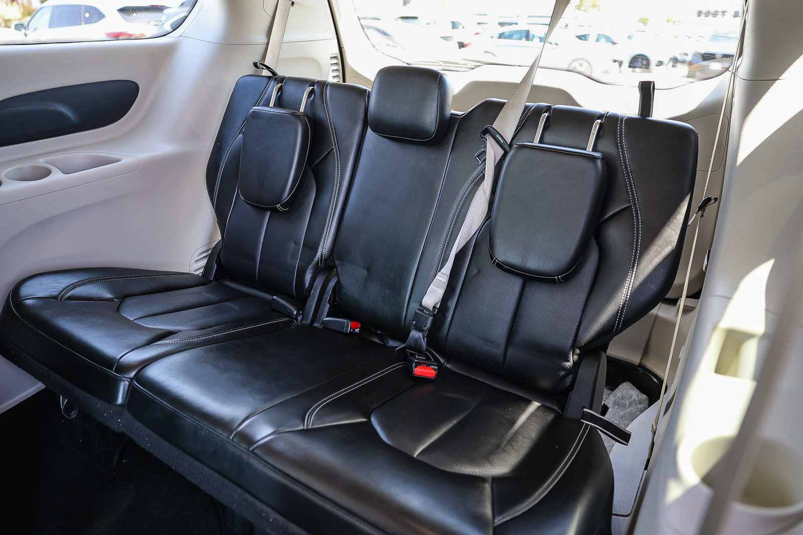 Used 2024 Chrysler Pacifica Select FWD image 9