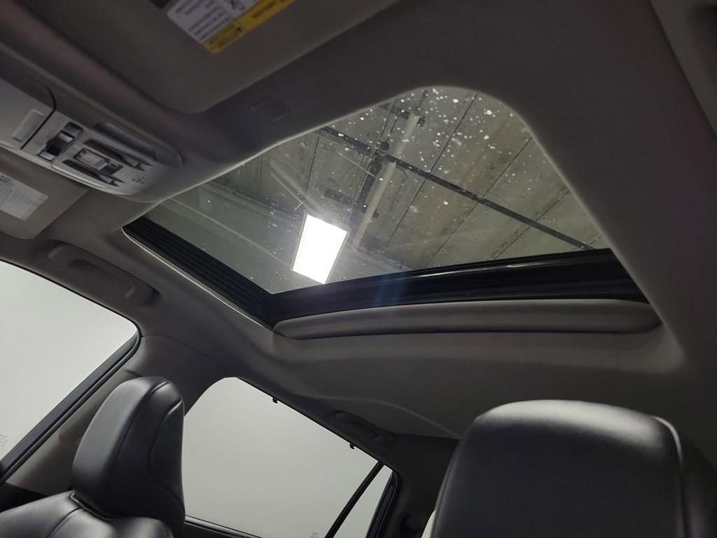 Used 2022 Toyota Highlander XLE image 14