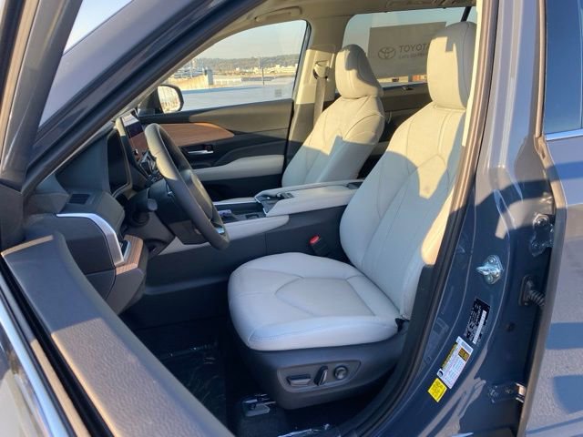 New 2026 Toyota Grand Highlander Limited image 22