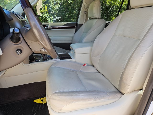 Used 2018 Lexus GX 460 Premium w/ Premium Package AWD/4WD image 17