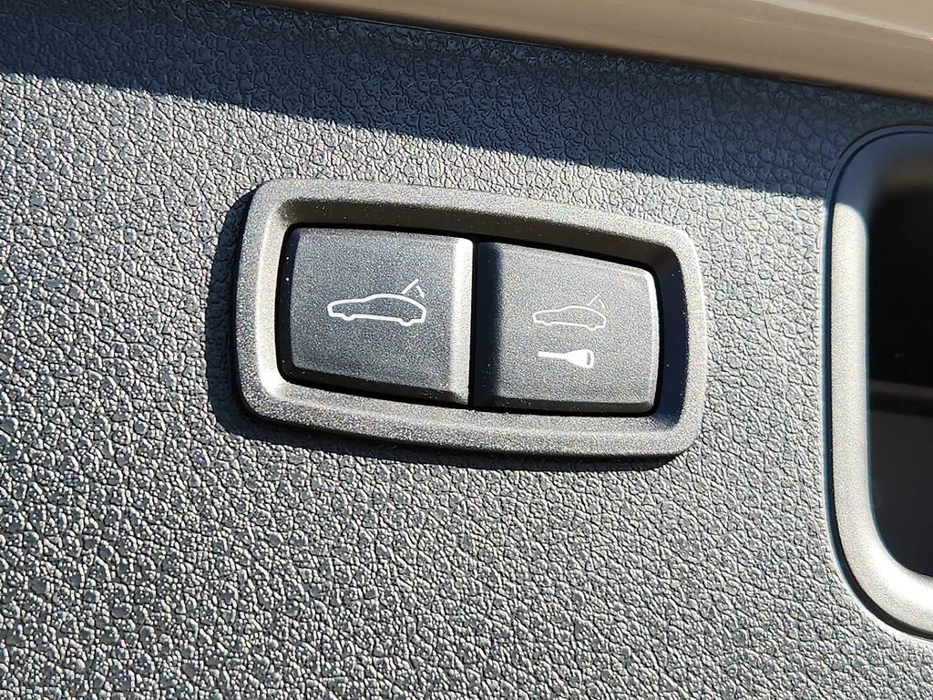 Certified 2025 Porsche Macan image 29