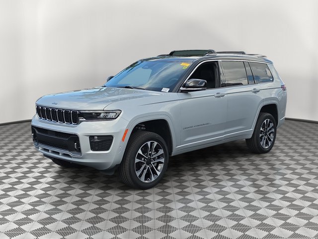 Used 2024 Jeep Grand Cherokee L Overland w/ Trailer Tow Package AWD/4WD image 3
