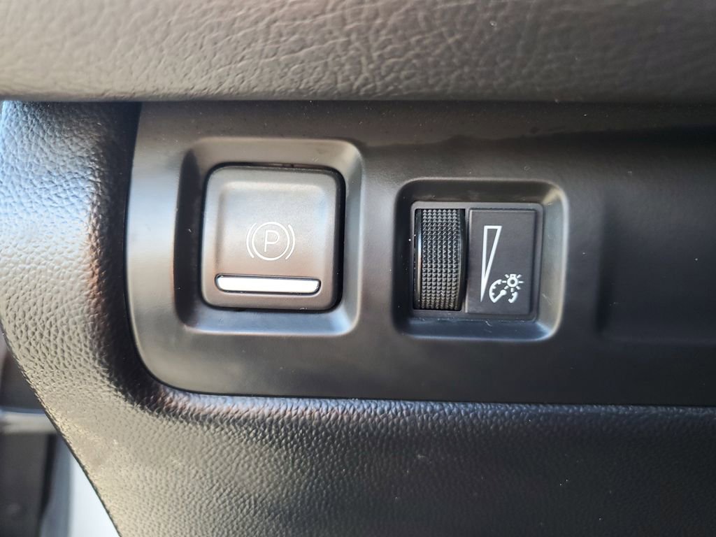 Used 2024 Cadillac XT4 Premium Luxury image 23