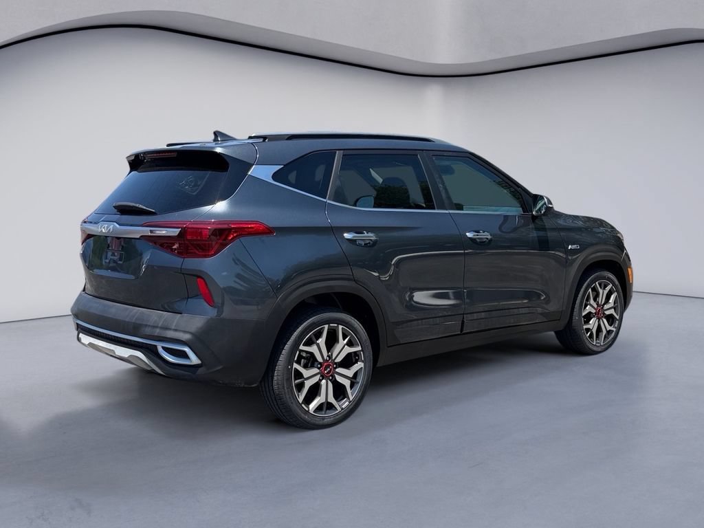 Used 2022 Kia Seltos SX w/ Sunroof Package AWD/4WD image 5