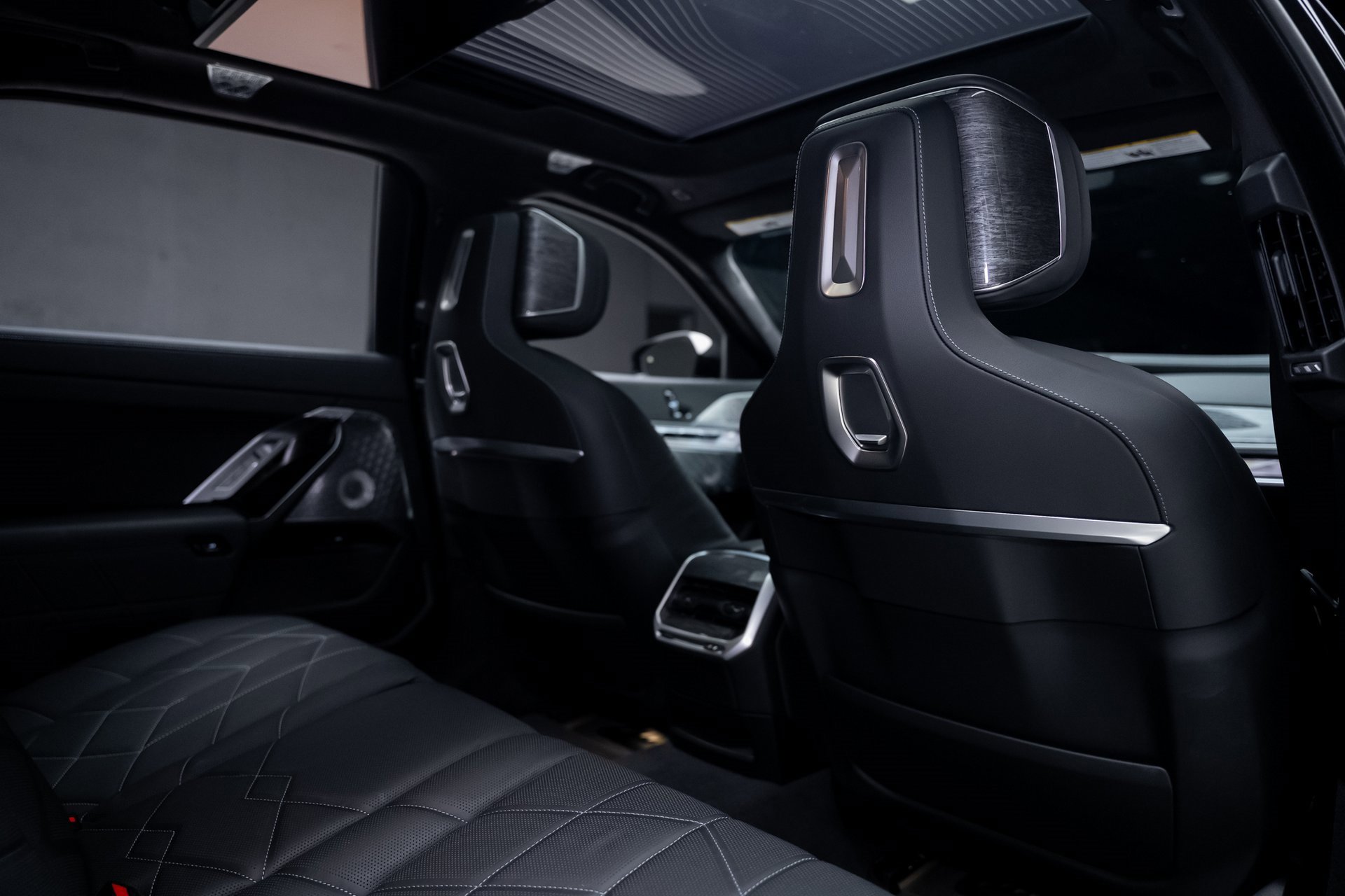 Used 2023 BMW i7 xDrive60 w/ Executive Package 2 image 68