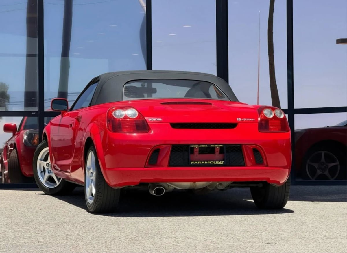Used 2003 Toyota MR2 RWD image 11