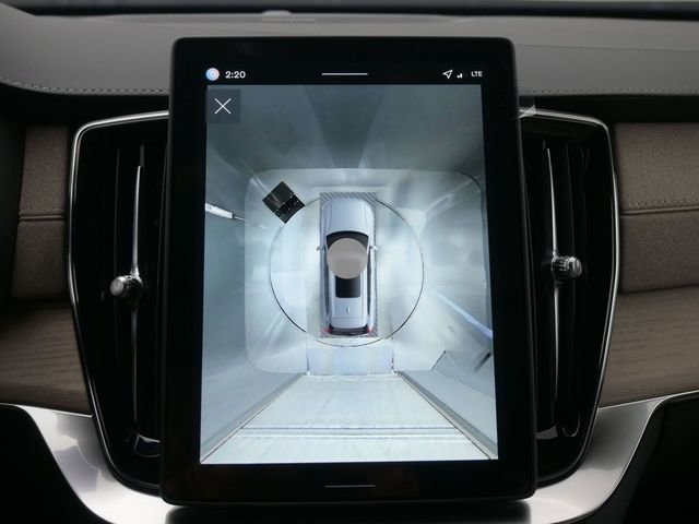 New 2026 Volvo XC90 B6 Plus w/ Protection Package Premier image 21