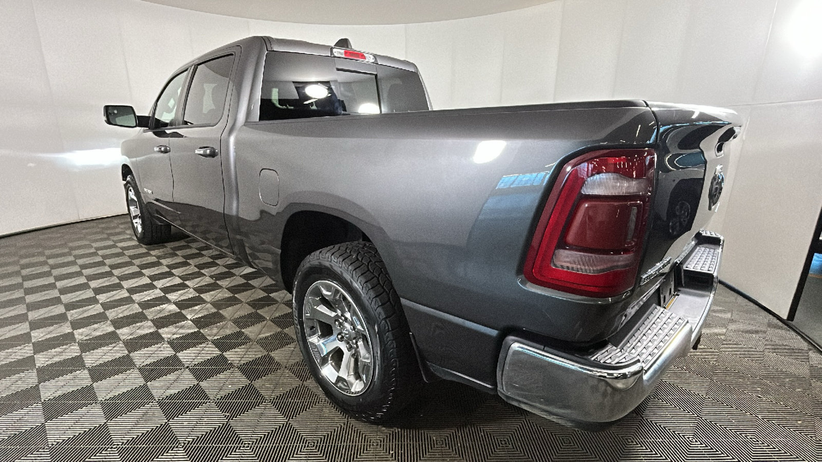 Used 2019 RAM 1500 Big Horn AWD/4WD image 5