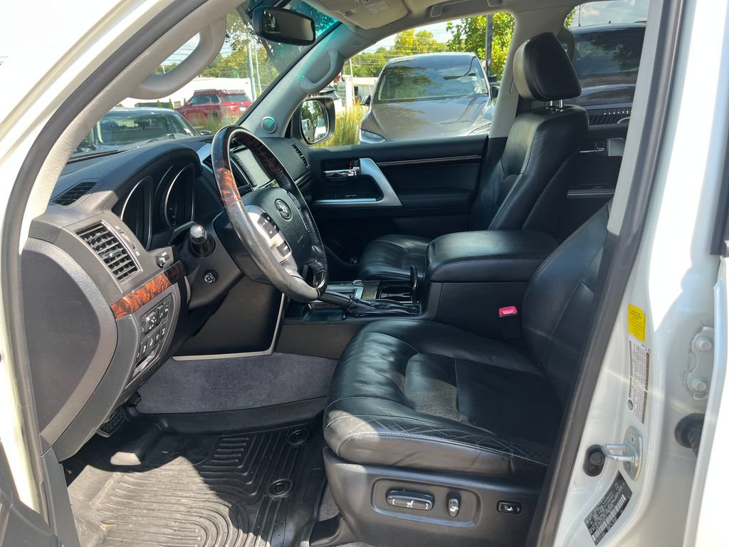 Used 2015 Toyota Land Cruiser AWD/4WD image 9
