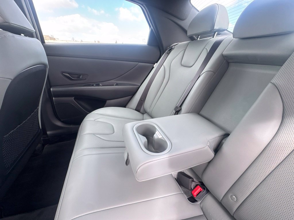 Used 2025 Hyundai Elantra Limited FWD image 19