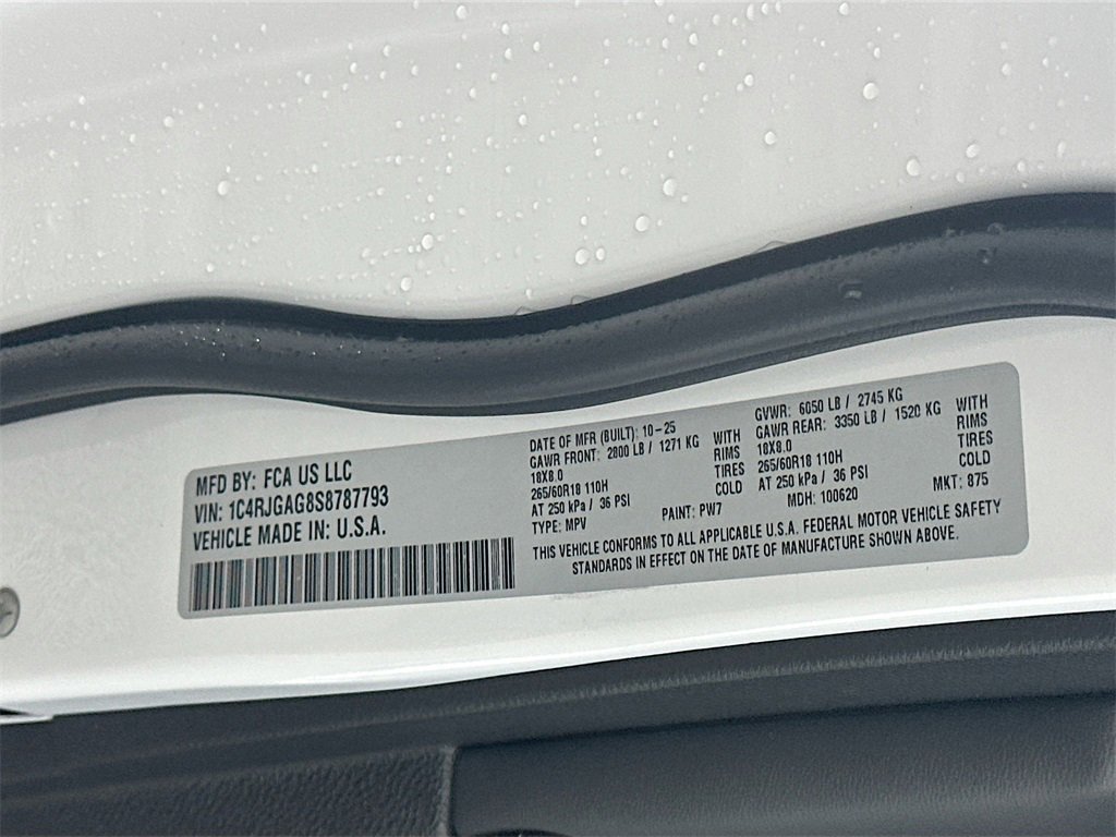 New 2025 Jeep Grand Cherokee Laredo X w/ Luxury Tech Group I image 19