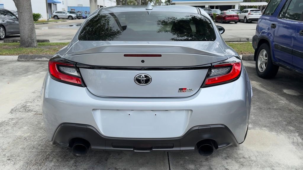 Used 2024 Toyota GR86 Premium RWD image 10