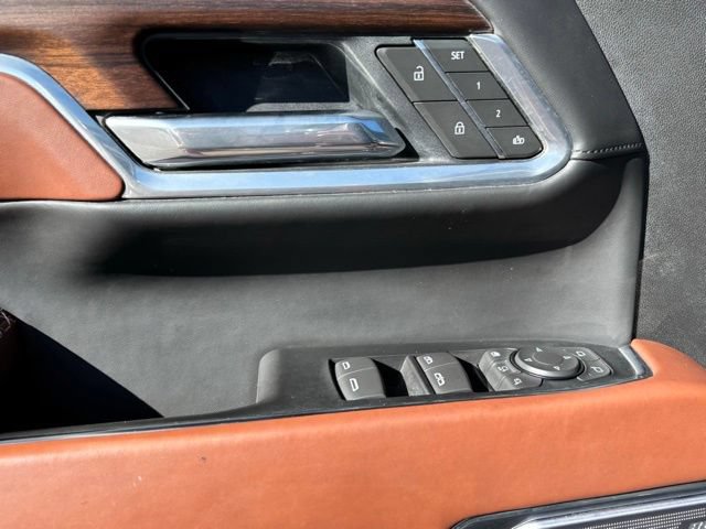 Certified 2025 GMC Sierra 2500 Denali Ultimate AWD/4WD image 12