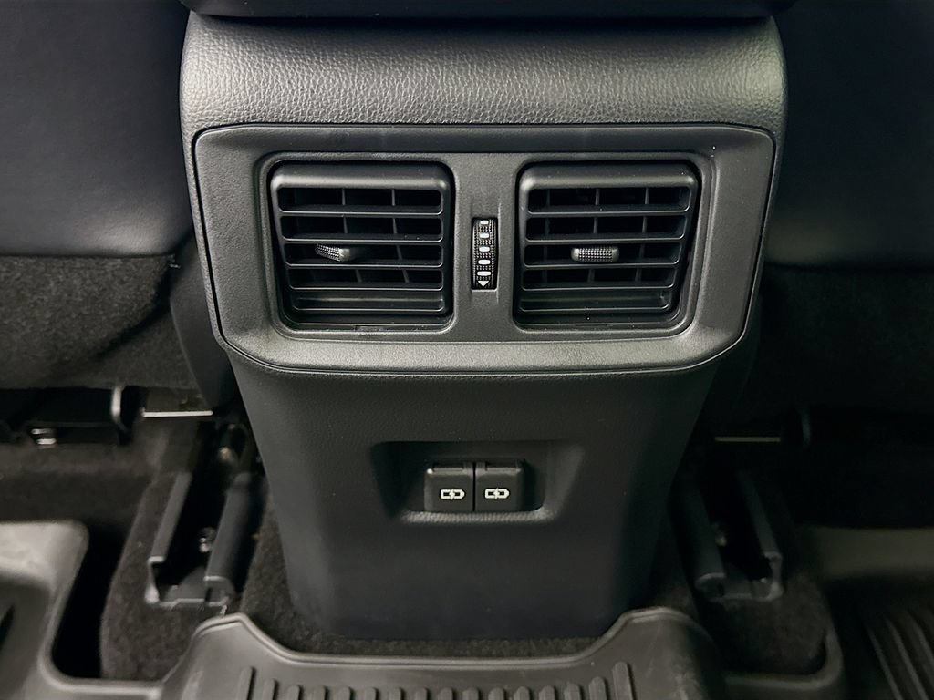 Used 2023 Toyota RAV4 Limited AWD/4WD image 30