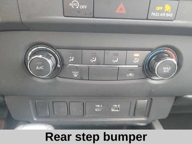 Used 2024 Nissan Frontier SV image 8