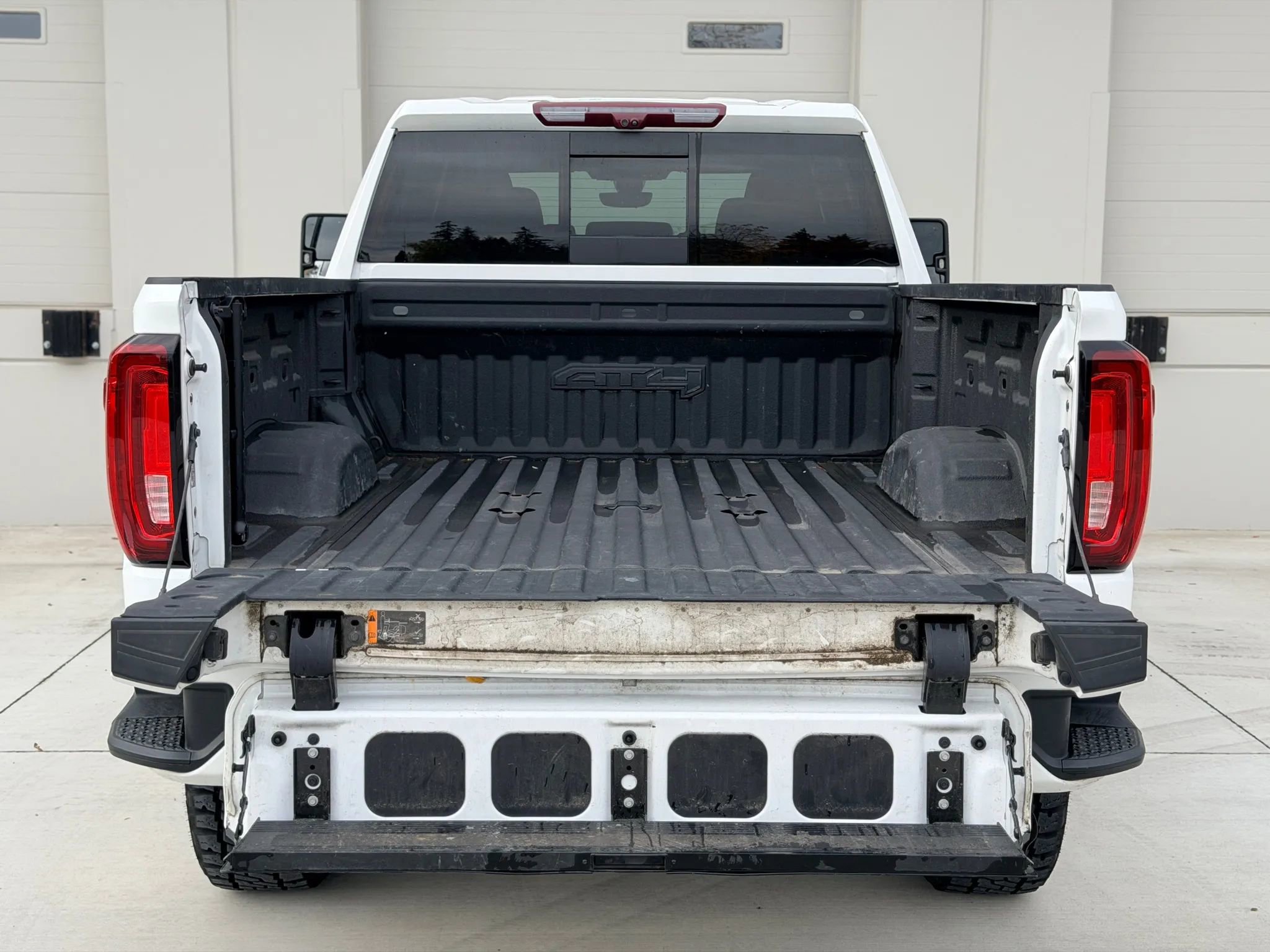 Used 2021 GMC Sierra 3500 AT4 w/ AT4 Premium Plus Package AWD/4WD image 5