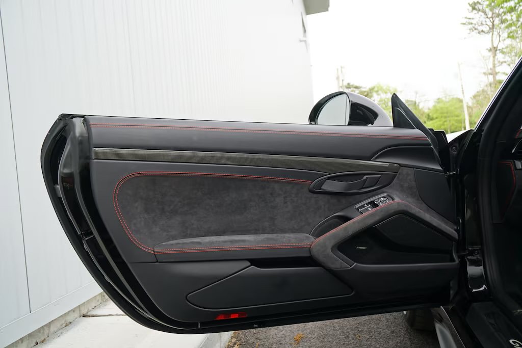 Used 2019 Porsche 911 GT2 RS RWD image 11