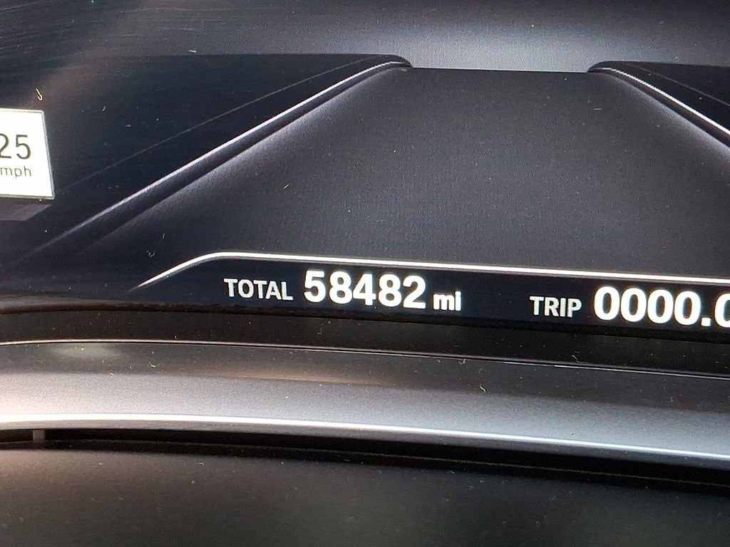 Used 2019 BMW 750i xDrive w/ Executive Package AWD/4WD image 16