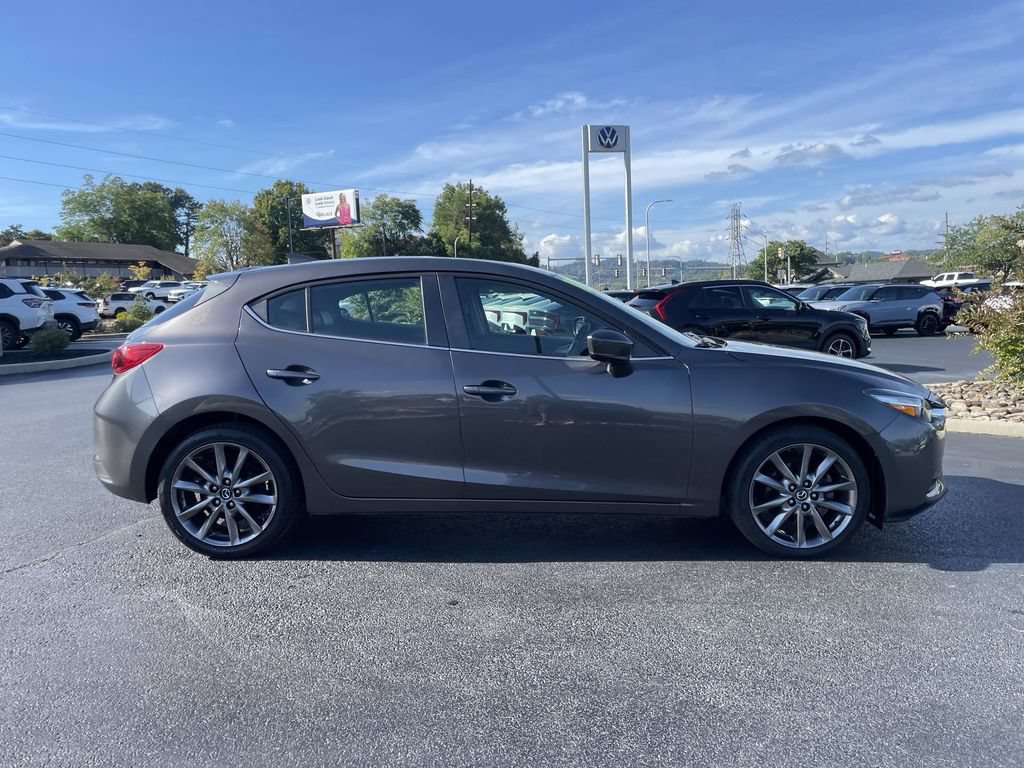 Used 2018 MAZDA MAZDA3 Touring FWD image 4