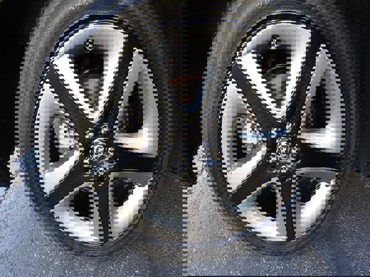 Used 2021 Toyota Prius XLE image 33