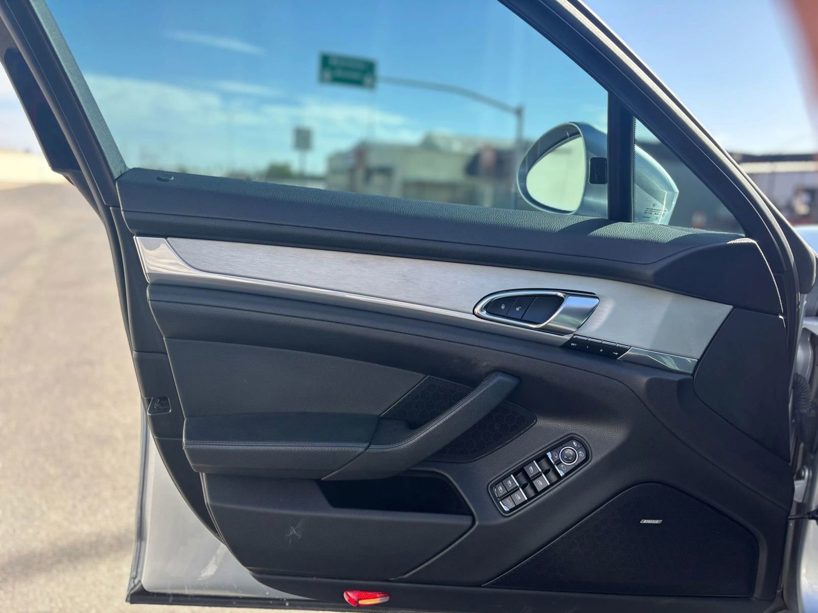 Used 2015 Porsche Panamera S RWD image 5