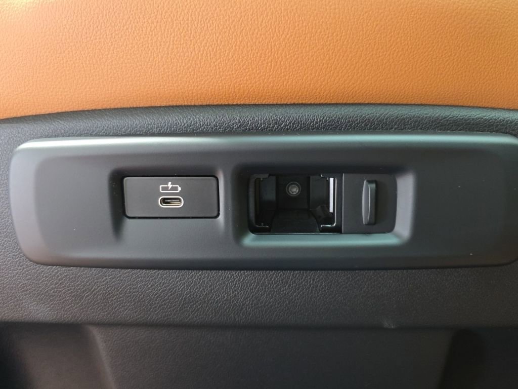 Used 2022 BMW X5 xDrive45e image 15