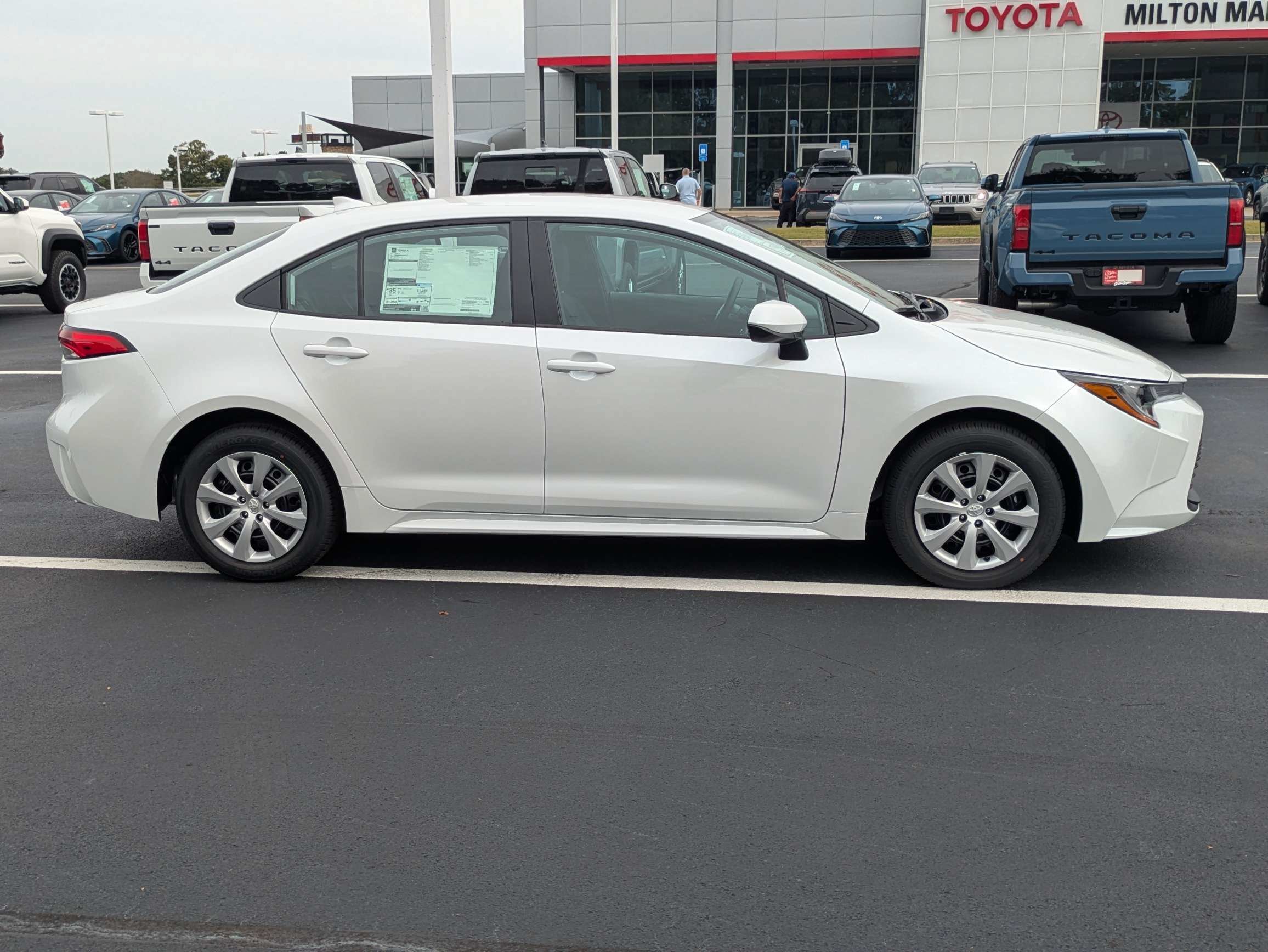 New 2027 Toyota Corolla LE FWD image 3