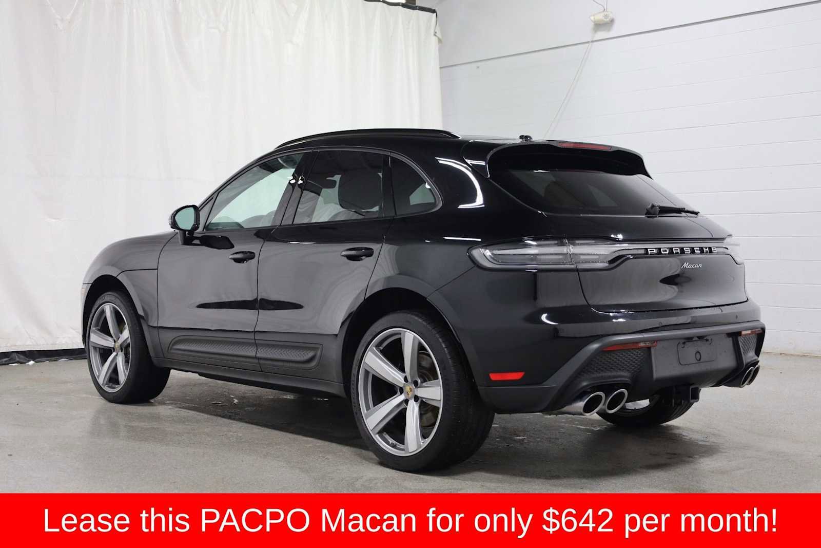 Certified 2024 Porsche Macan image 3