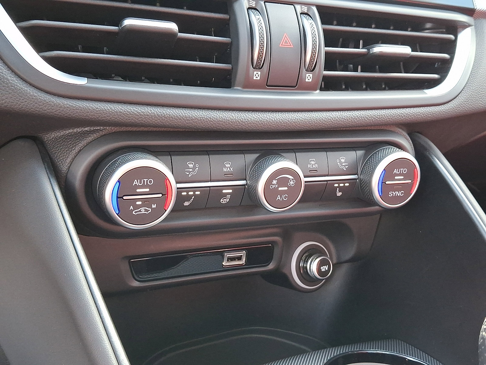Used 2023 Alfa Romeo Giulia Veloce image 16