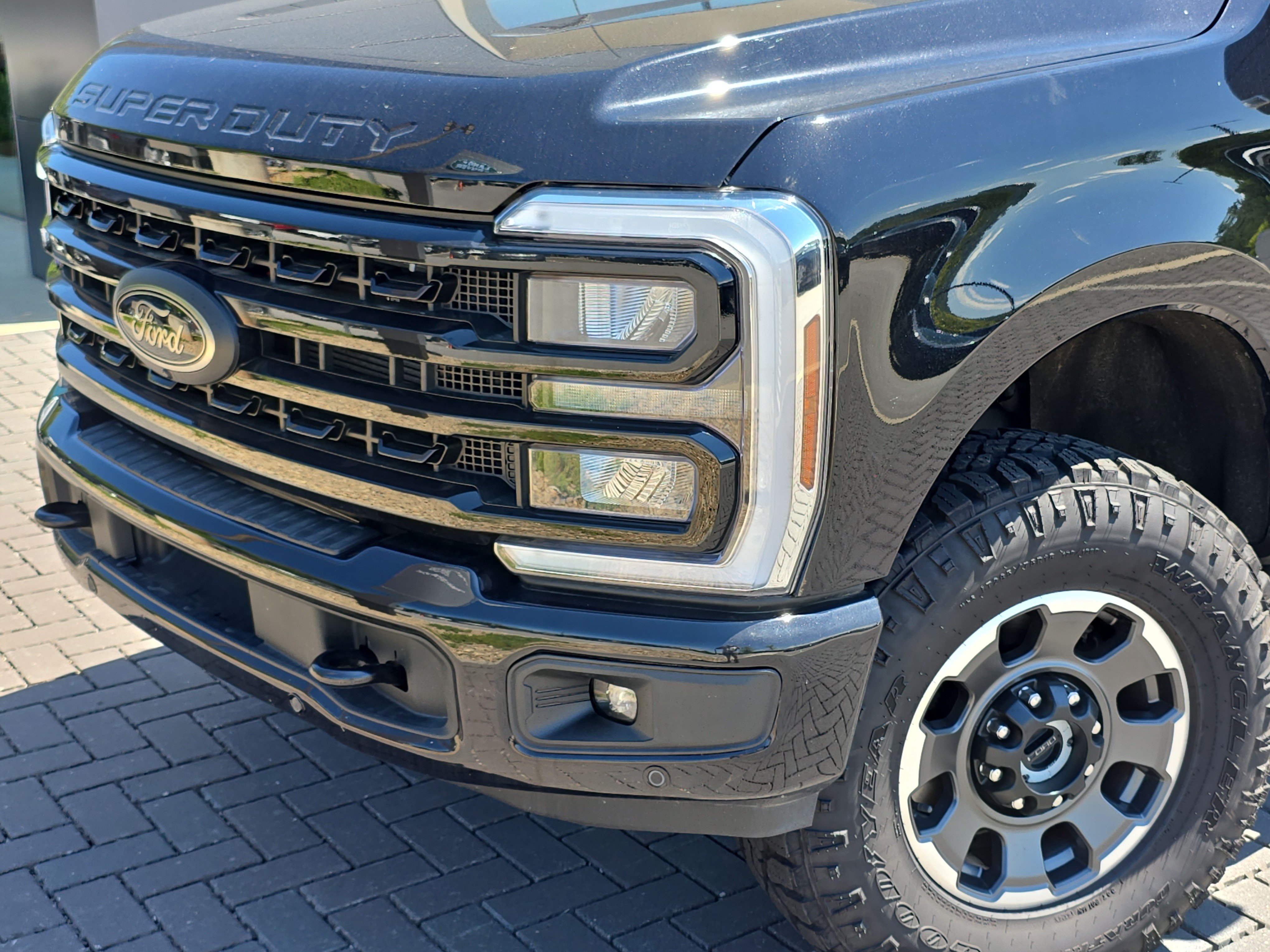 Used 2024 Ford F250 Lariat w/ Lariat Ultimate Package AWD/4WD image 9