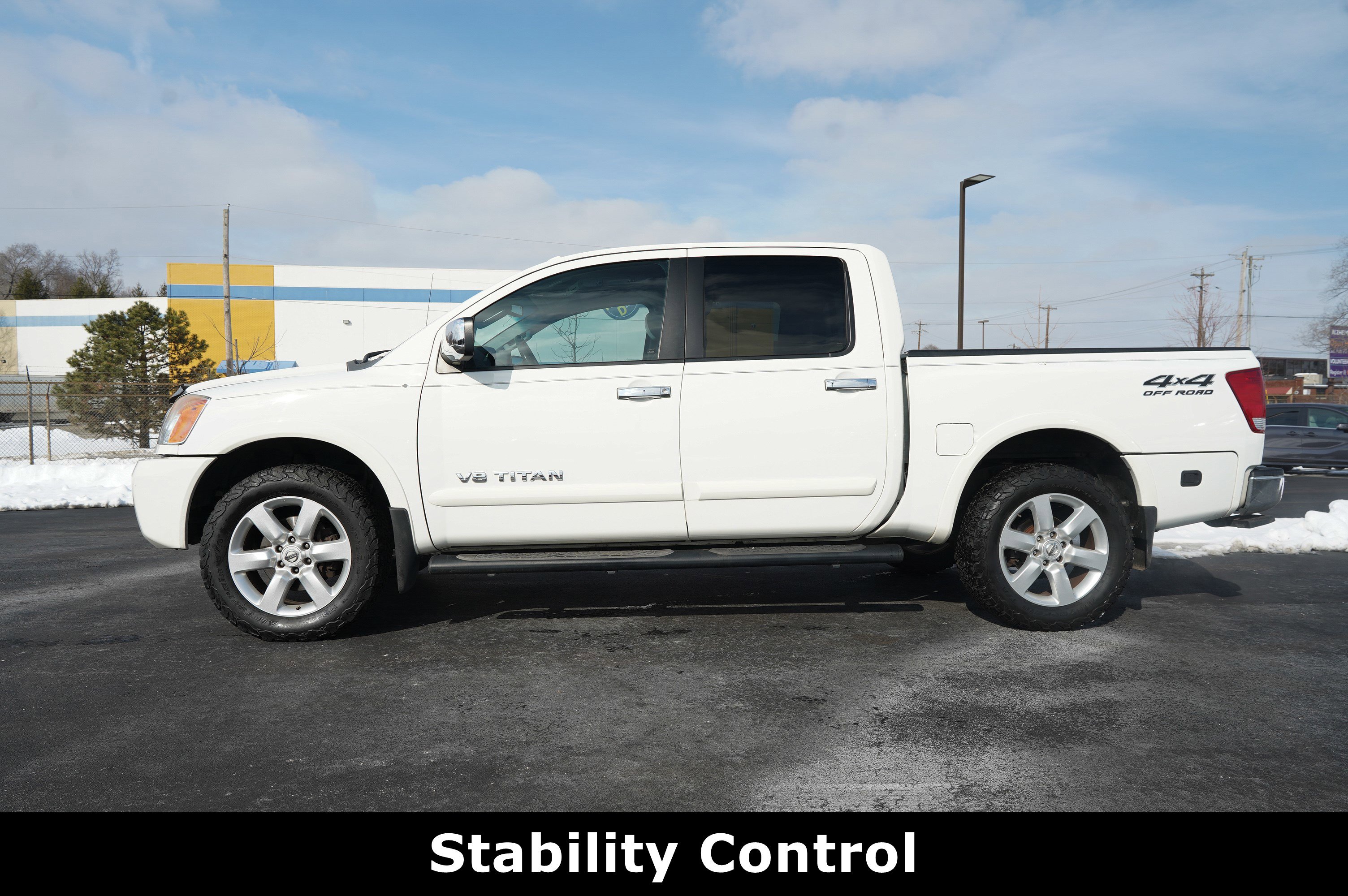 Used 2012 Nissan Titan SL image 17