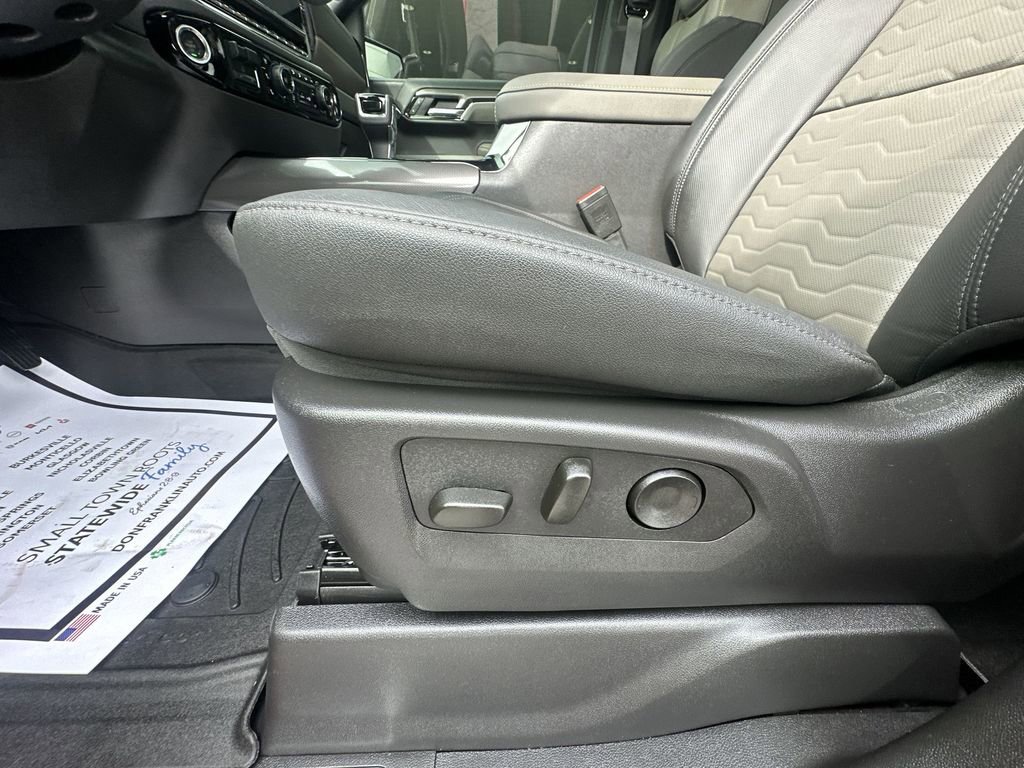 Used 2025 Chevrolet Silverado 1500 ZR2 w/ Technology Package image 18