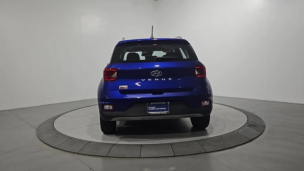 Certified 2025 Hyundai Venue SEL FWD image 4