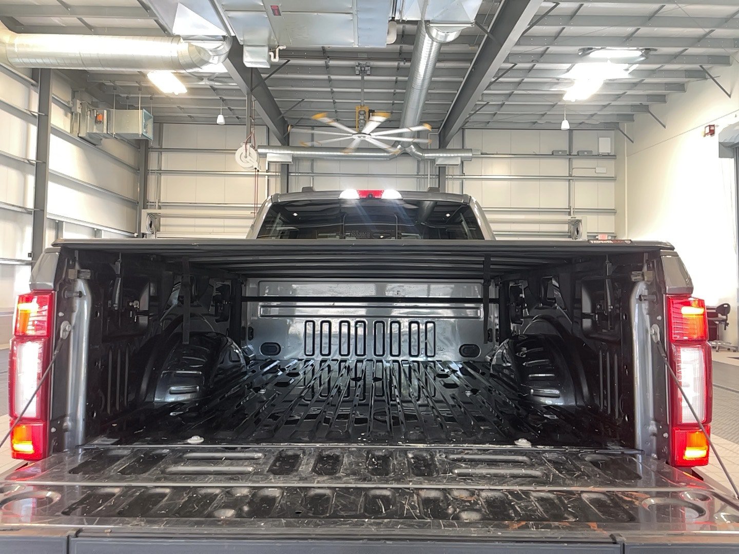 Used 2022 Ford F250 Platinum w/ FX4 Off-Road Package AWD/4WD image 14