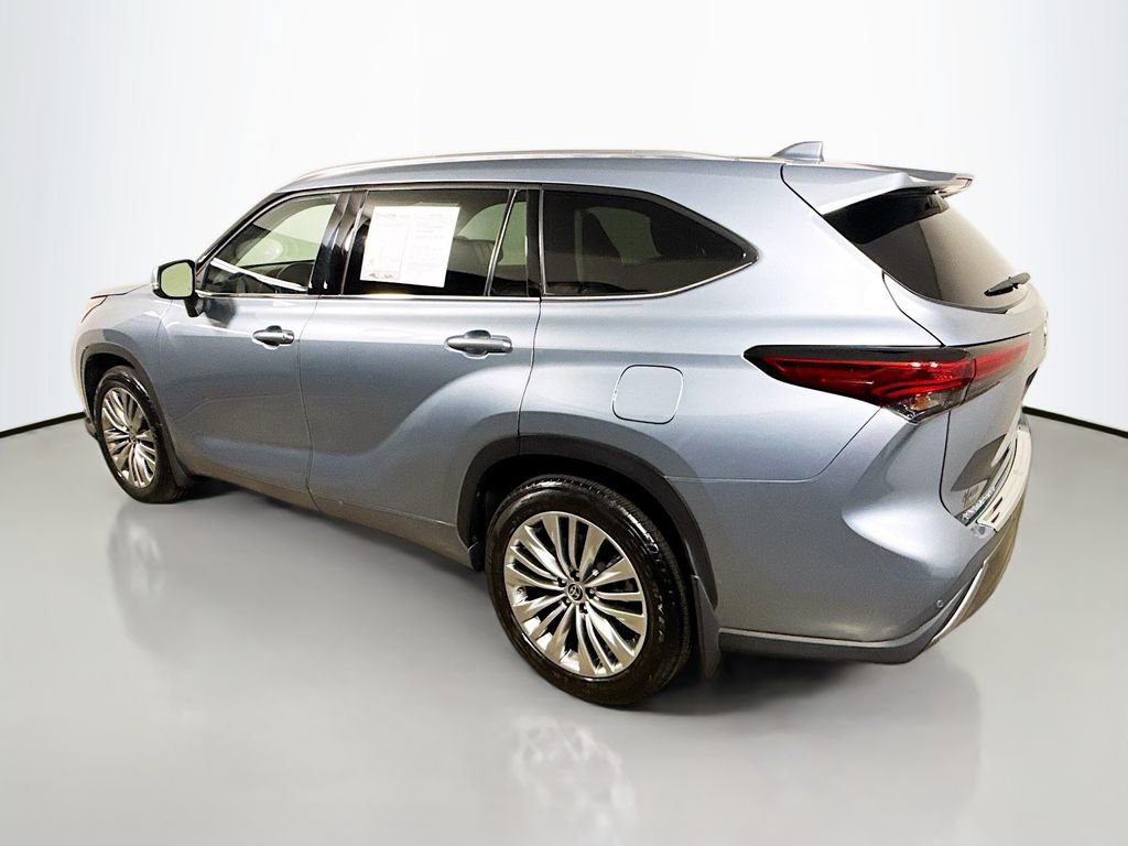 Used 2022 Toyota Highlander Platinum AWD/4WD image 5