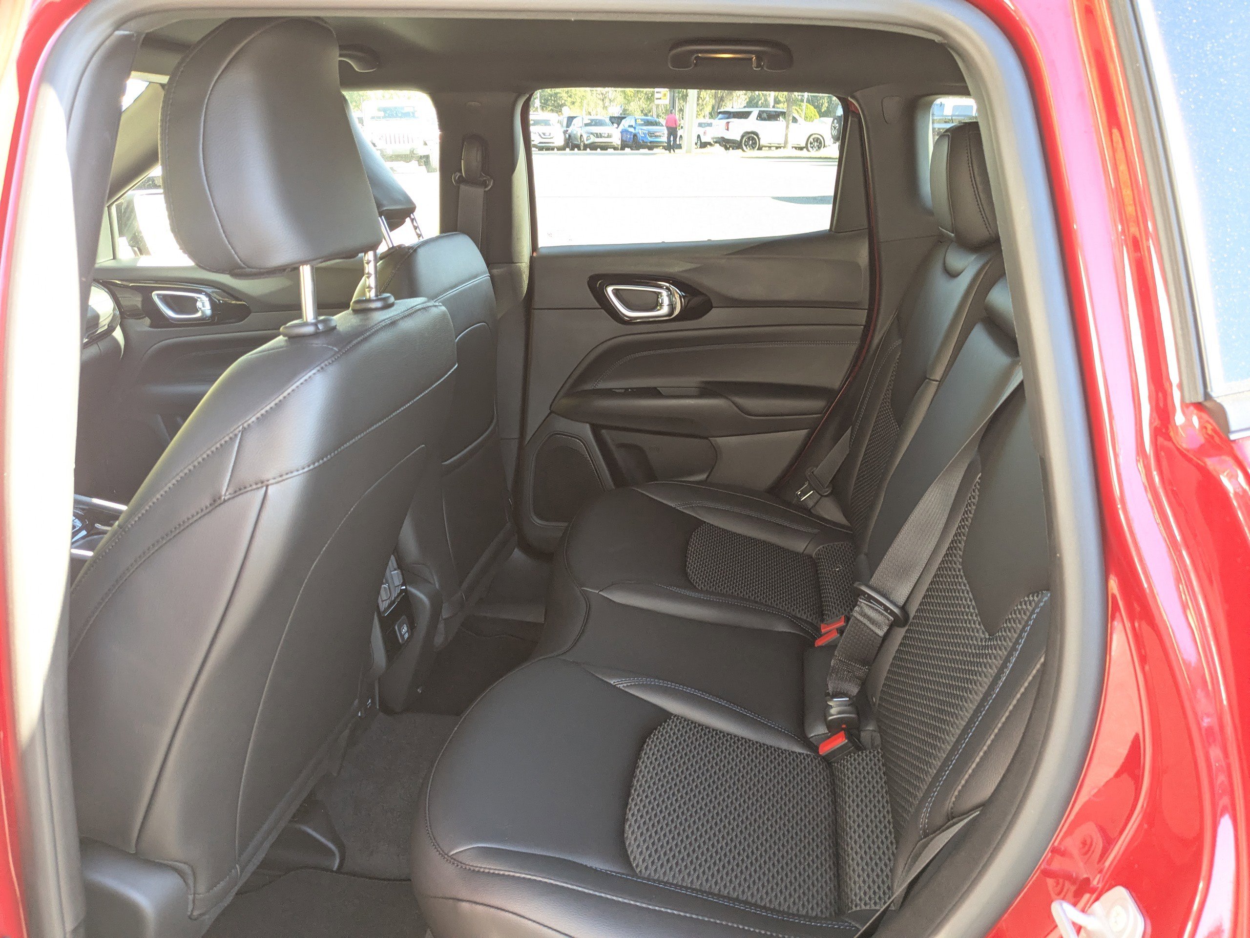 New 2026 Jeep Compass Latitude image 13