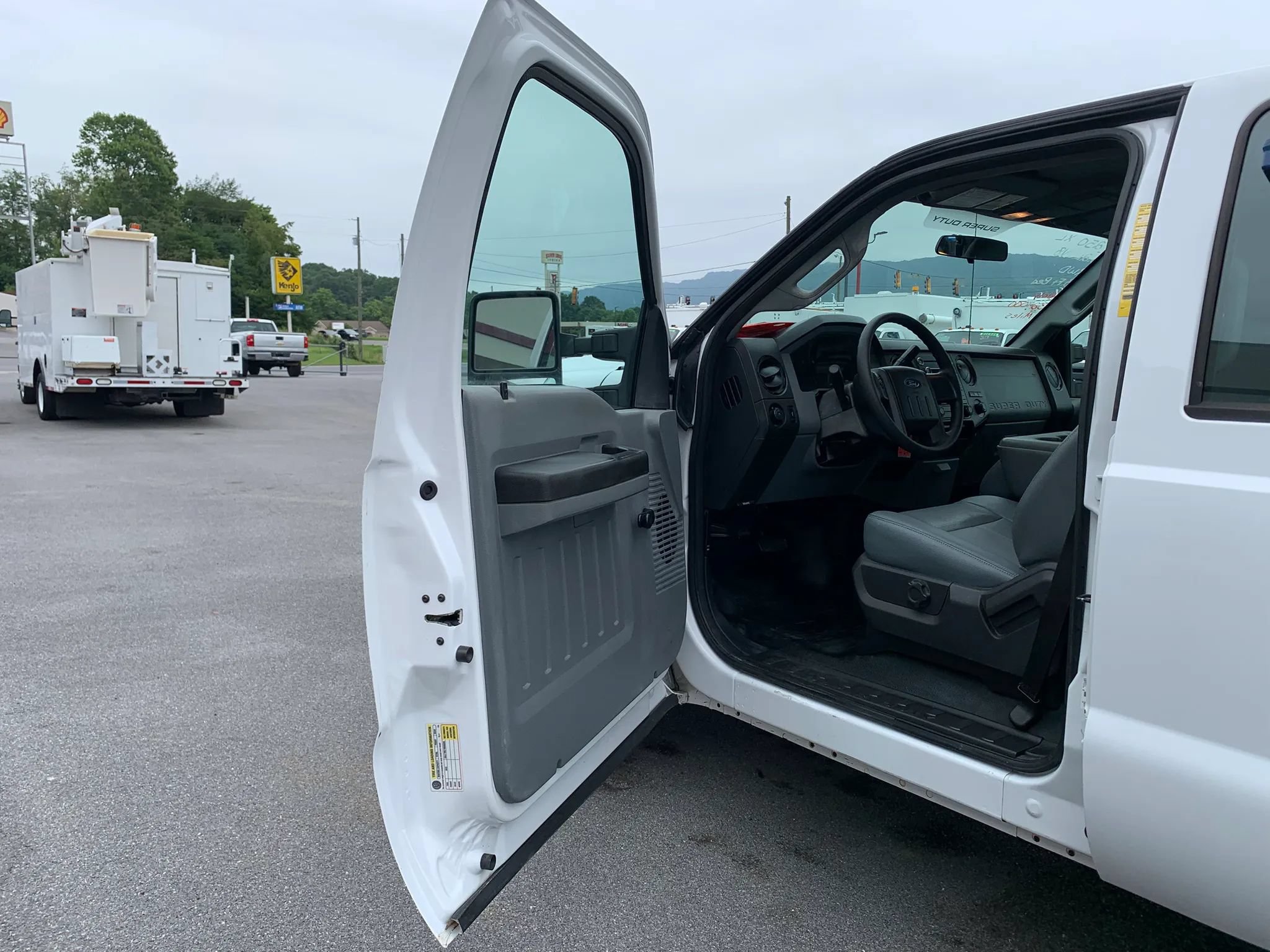 Used 2015 Ford F250 XL RWD image 7