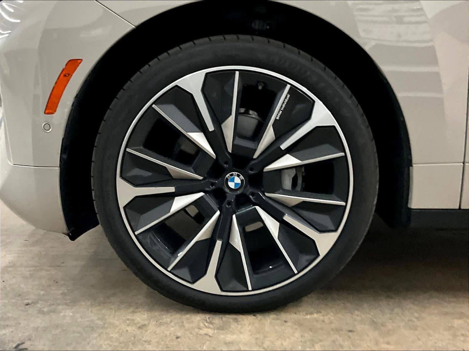 Used 2026 BMW iX xDrive45 AWD/4WD image 11