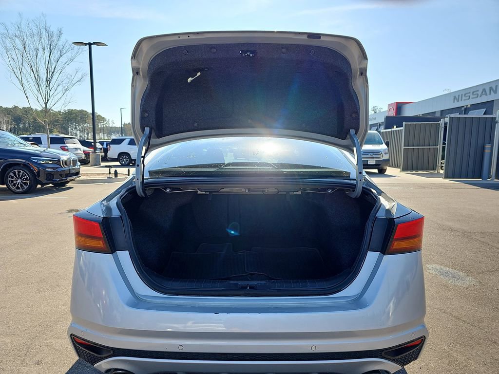 Used 2022 Nissan Altima 2.5 SV w/ SV Premium Package image 16