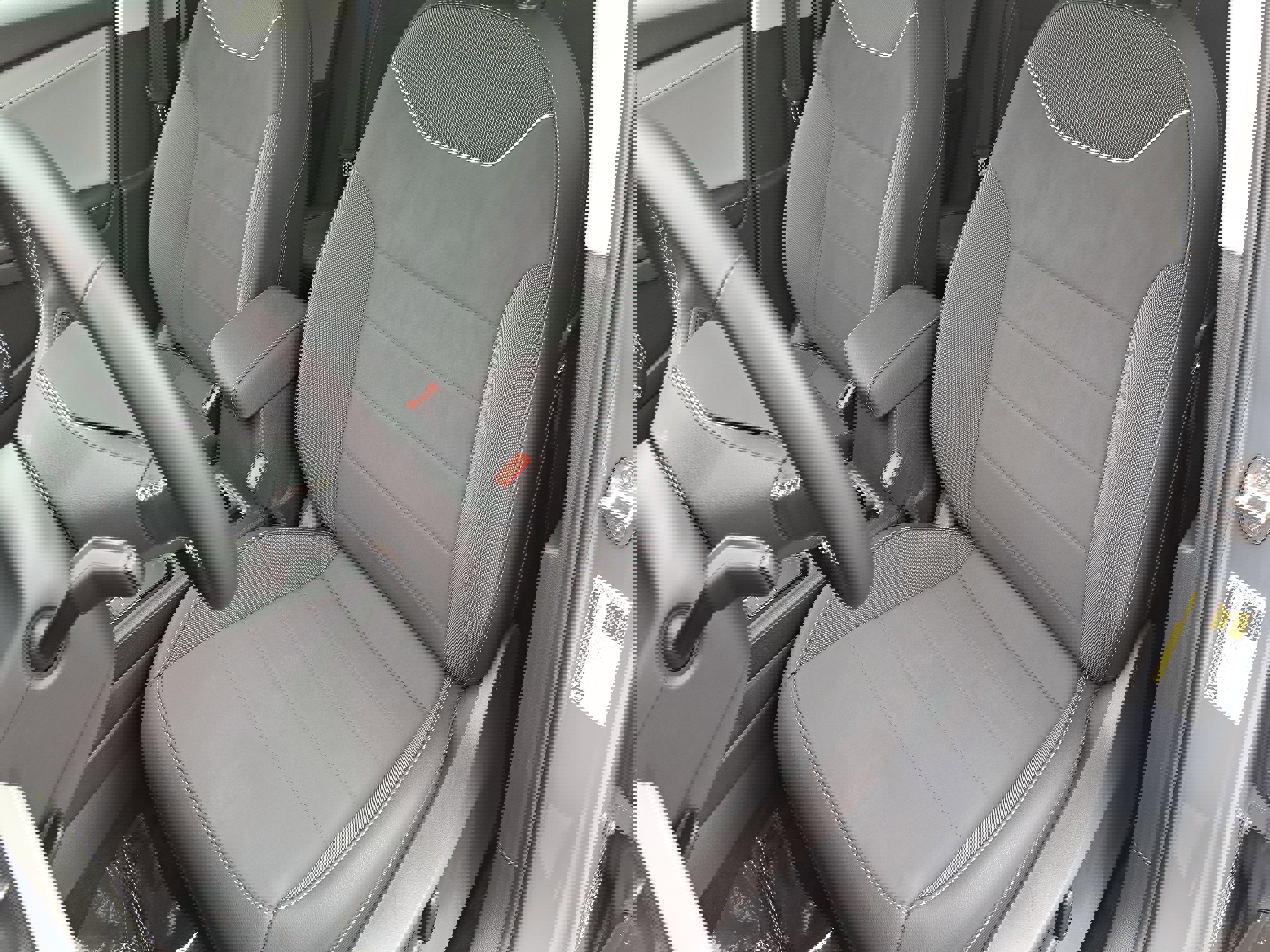 Used 2024 Volkswagen Taos SE w/ Panoramic Sunroof Package image 14