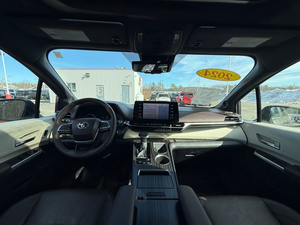 Certified 2024 Toyota Sienna Platinum image 8