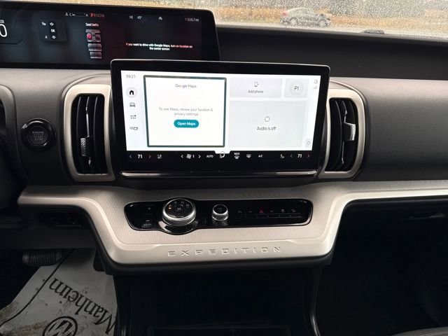 Used 2025 Ford Expedition Active image 28