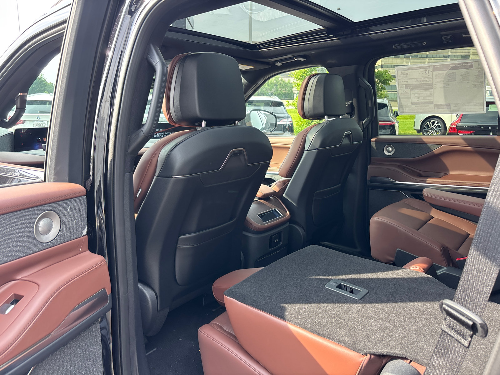 New 2026 Lincoln Navigator Reserve AWD/4WD image 27