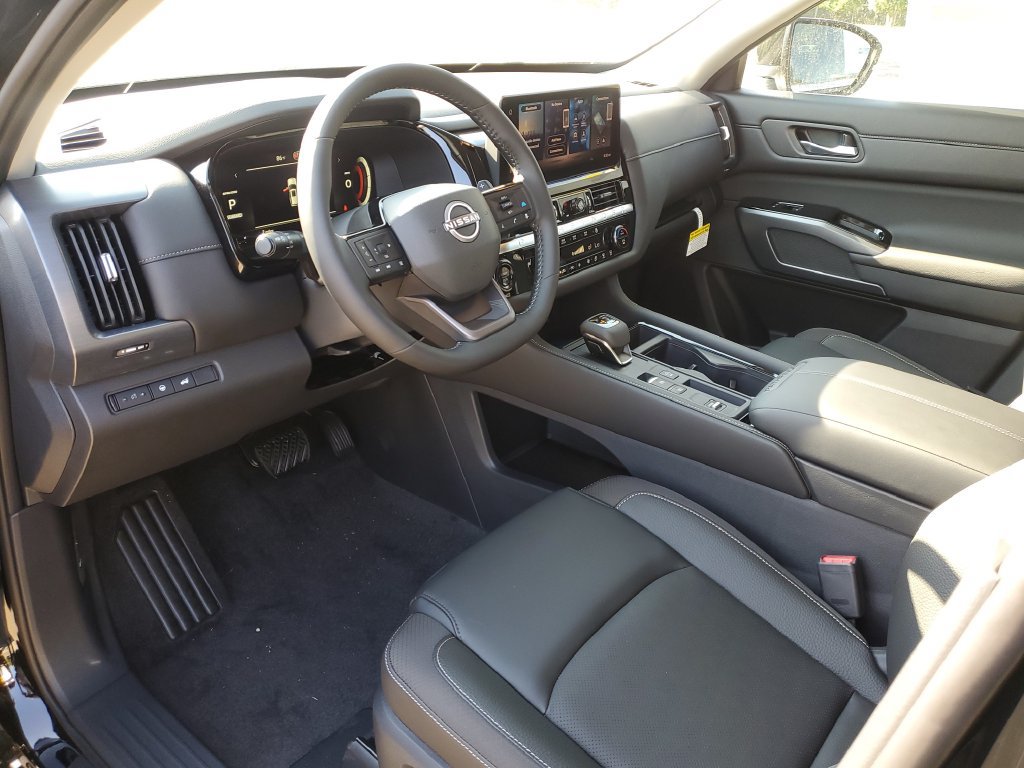New 2026 Nissan Pathfinder SL FWD image 23