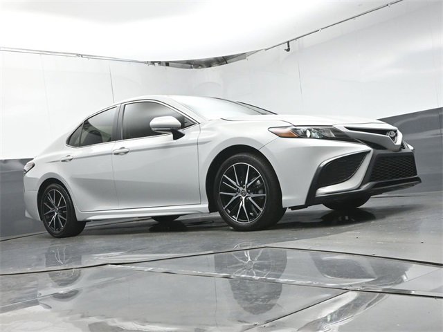Used 2024 Toyota Camry SE image 38